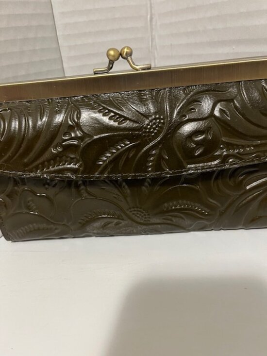 Patricia Nash tooled leather wallet. - Picture 1 of 5